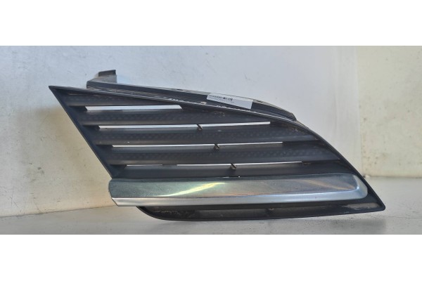 Recambio de rejilla paragolpes delantero para nissan primera berlina (p12) 2.0 16v cat referencia OEM IAM DS0723601  