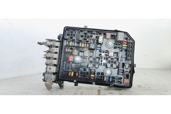 Recambio de caja reles / fusibles para opel astra k lim. 5türig dynamic referencia OEM IAM 39040853  