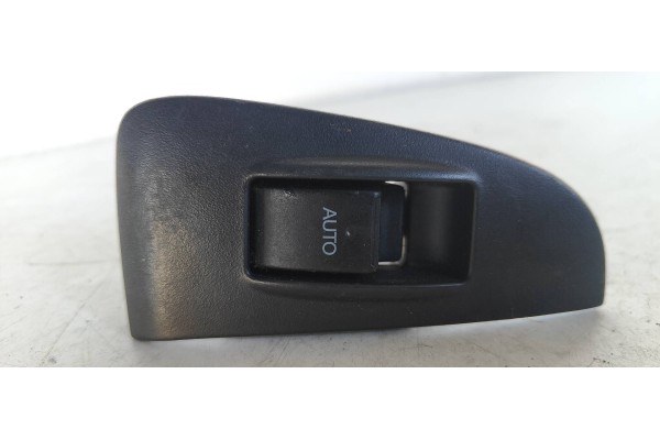 Recambio de mando elevalunas trasero derecho para toyota avensis wagon (t25) 2.0 d-cat referencia OEM IAM 7427105020  