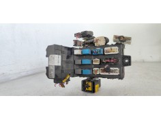 Recambio de caja reles / fusibles para hyundai santa fe (sm) 2.7 gls full 4x4 referencia OEM IAM 9118826105  