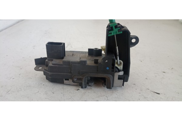 Recambio de cerradura puerta delantera izquierda para opel astra h berlina 1.4 16v referencia OEM IAM 13220369  