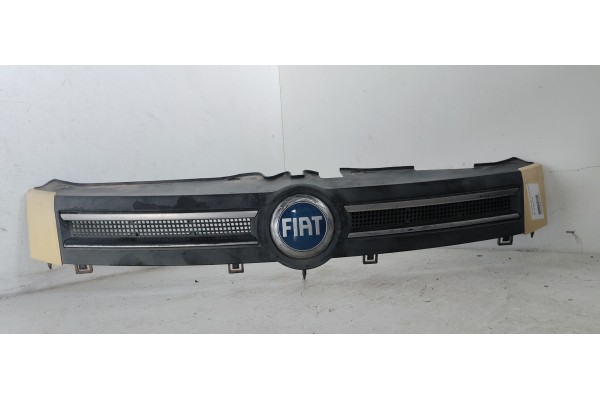 Recambio de rejilla delantera para fiat panda (169) 1.2 8v climbing 4x4 referencia OEM IAM   