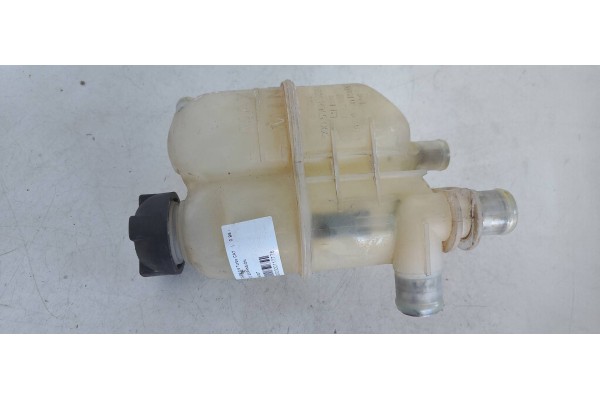 Recambio de deposito expansion para smart coupe 0.6 turbo cat referencia OEM IAM 0005768V007 64788 