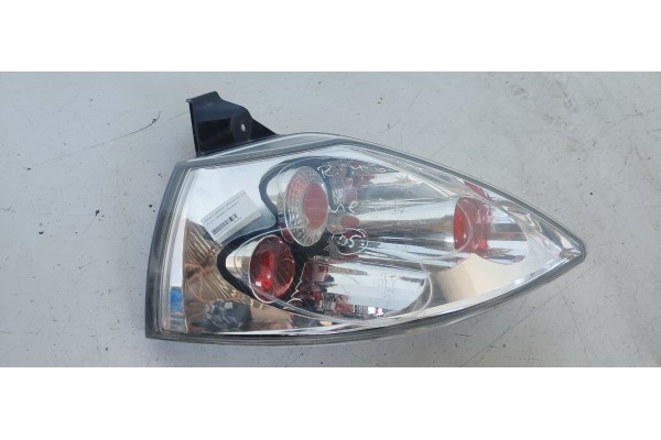 Recambio de piloto trasero izquierdo para renault megane ii berlina 5p 1.9 dci diesel fap referencia OEM IAM   