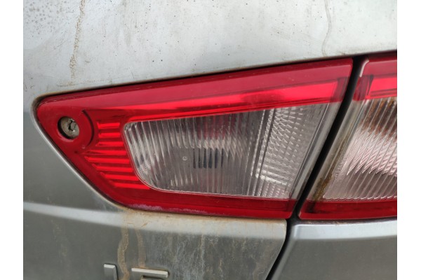 Recambio de piloto trasero derecho interior para mitsubishi colt cabrio czc 1.5 cat referencia OEM IAM   