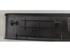 Recambio de molduras traseras para jaguar xf 3.0 v6 diesel cat referencia OEM IAM 8X23F13244  