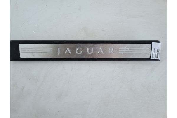 Recambio de molduras delanteras para jaguar xf 3.0 v6 diesel cat referencia OEM IAM 8X2313200AF  