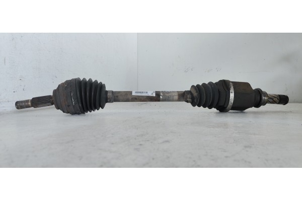 Recambio de transmision delantera izquierda para renault clio iii confort dynamique referencia OEM IAM 8200499585  