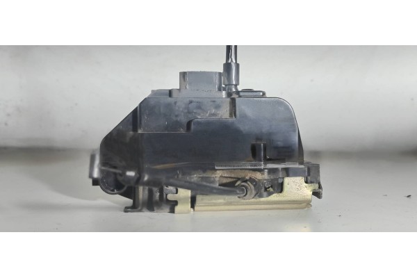 Recambio de cerradura puerta delantera derecha para renault megane ii familiar 1.9 dci diesel referencia OEM IAM   