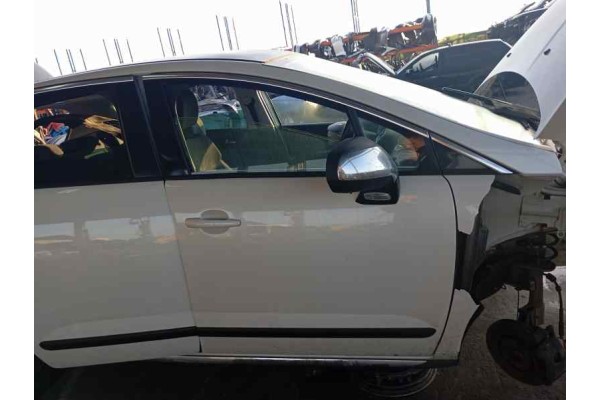 Recambio de puerta delantera derecha para peugeot 3008 1.6hdi 115 fap referencia OEM IAM   