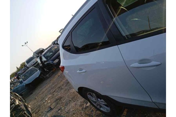 Recambio de puerta trasera derecha para hyundai ix35 break fase 1 referencia OEM IAM   