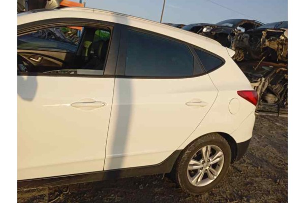 Recambio de puerta trasera izquierda para hyundai ix35 break fase 1 referencia OEM IAM   