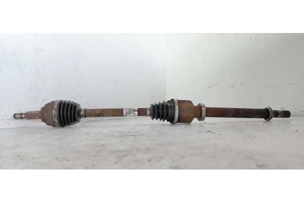 Recambio de transmision delantera derecha para renault clio iii confort dynamique referencia OEM IAM 8200499586  