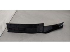 Recambio de molduras traseras para jaguar xf 3.0 v6 diesel cat referencia OEM IAM 8X23F13245  