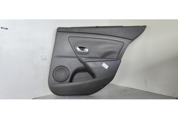 Recambio de guarnecido puerta trasera derecha para renault fluence 1.6 16v referencia OEM IAM   