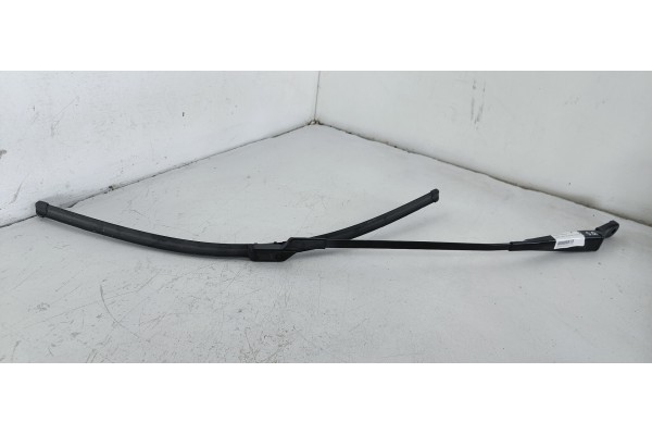 Recambio de brazo limpia delantero derecho para peugeot 3008 allure referencia OEM IAM   