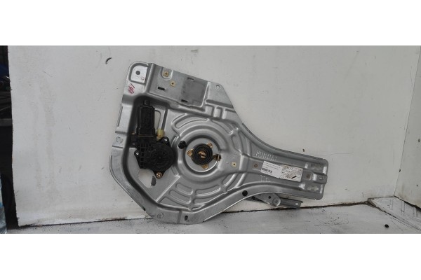 Recambio de elevalunas trasero derecho para hyundai tucson (jm) 2.0 crdi cat referencia OEM IAM 834802E010  