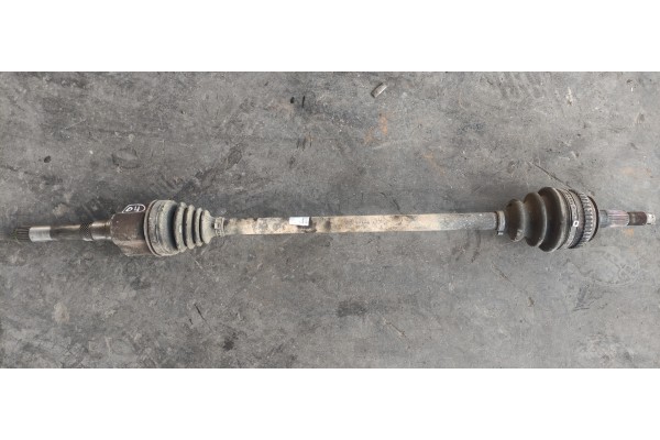 Recambio de transmision delantera derecha para chrysler voyager (rg) 2.5 crd cat referencia OEM IAM P04641884AA  