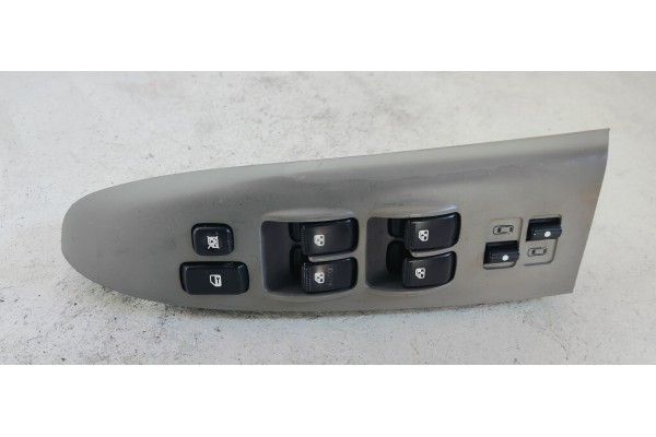 Recambio de mando elevalunas delantero izquierdo para kia carnival 2.9 crdi cat referencia OEM IAM 935704D220  