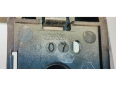 Recambio de maneta exterior delantera derecha para renault clio iii 1.5dci 85 referencia OEM IAM 226526  