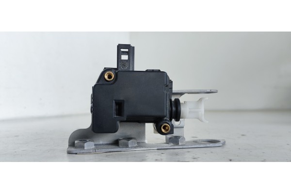 Recambio de cerradura maletero / porton para land rover range rover (lm) v8 td vogue referencia OEM IAM 51247016050  