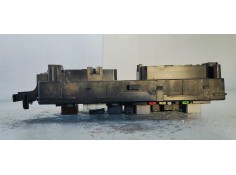 Recambio de caja reles / fusibles para opel insignia berlina 2.0cdti 130 fap referencia OEM IAM 13255300  