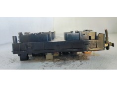 Recambio de caja reles / fusibles para opel insignia berlina 2.0cdti 130 fap referencia OEM IAM 13255300  