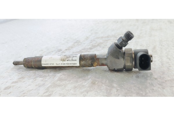 Recambio de inyector para mercedes-benz vito (w638) caja cerrada referencia OEM IAM 0445110070  