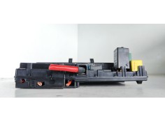 Recambio de caja reles / fusibles para land rover range rover (lm) v8 td vogue referencia OEM IAM 8380407  