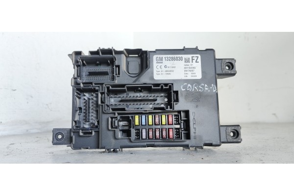 Recambio de caja reles / fusibles para opel corsa d innovation referencia OEM IAM 13286030  