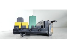 Recambio de caja reles / fusibles para land rover range rover (lm) v8 td vogue referencia OEM IAM 8380407  