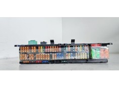 Recambio de caja reles / fusibles para land rover range rover (lm) v8 td vogue referencia OEM IAM 8380407  