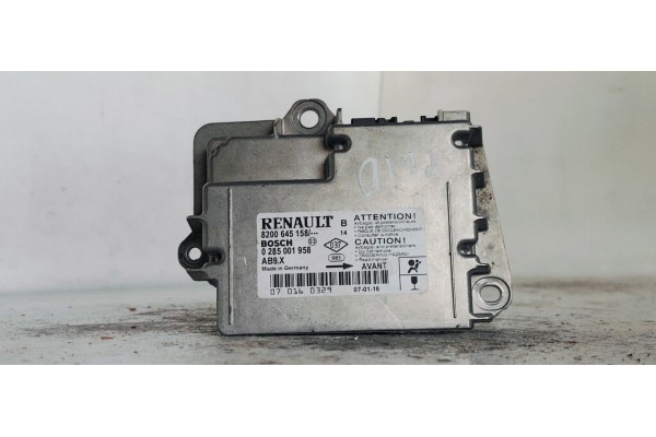 Recambio de centralita airbag para renault clio iii 1.5dci 85 referencia OEM IAM 8200645158  