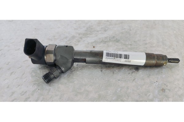 Recambio de inyector para mercedes-benz vito (w638) caja cerrada referencia OEM IAM 0445110070  