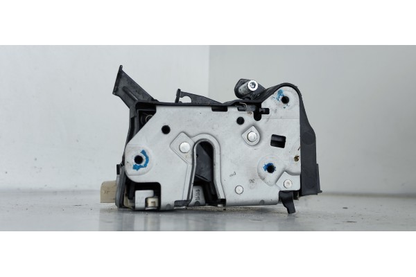 Recambio de cerradura puerta trasera izquierda para land rover range rover (lm) v8 td vogue referencia OEM IAM 3H4226413AA  