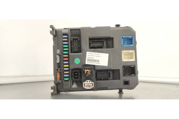 Recambio de caja reles / fusibles para citroen c3 referencia OEM IAM 9666952080  