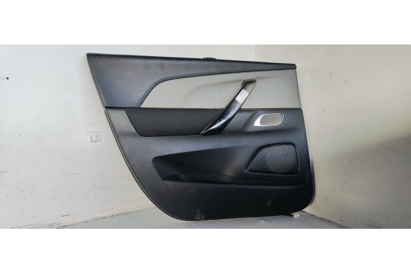 Recambio de guarnecido puerta trasera izquierda para citroen c4 grand picasso 2.0hdi 150 fap referencia OEM IAM 6307126250  