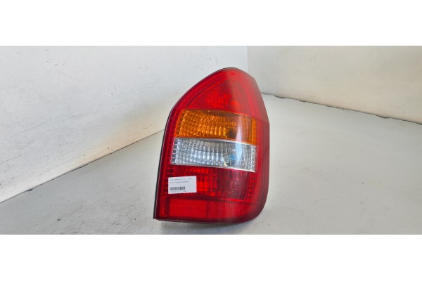 Recambio de piloto trasero derecho para opel zafira a 2.0 dti referencia OEM IAM 62281  