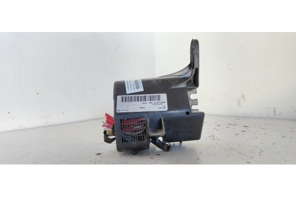 Recambio de caja reles / fusibles para peugeot 206 berlina 1.9 diesel referencia OEM IAM 9637225180  