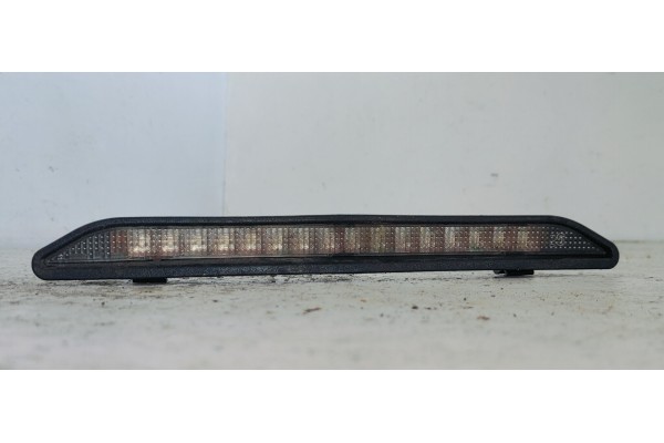 Recambio de luz central de freno para opel zafira a elegance referencia OEM IAM 90582025  