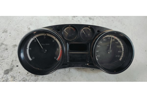 Recambio de cuadro instrumentos para peugeot 308 confort referencia OEM IAM 554001550310  