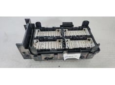 Recambio de caja reles / fusibles para opel insignia berlina 1.6 cdti 136 fap referencia OEM IAM 39116624  