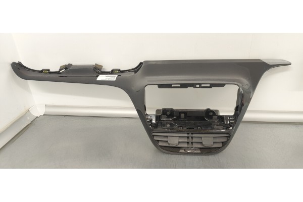 Recambio de rejilla aireadora para peugeot 208 1.6 hdi 92 fap referencia OEM IAM 9673830077  