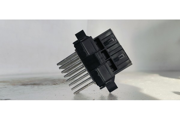 Recambio de resistencia calefaccion para opel insignia berlina 2.0cdti 130 fap referencia OEM IAM 13503201  