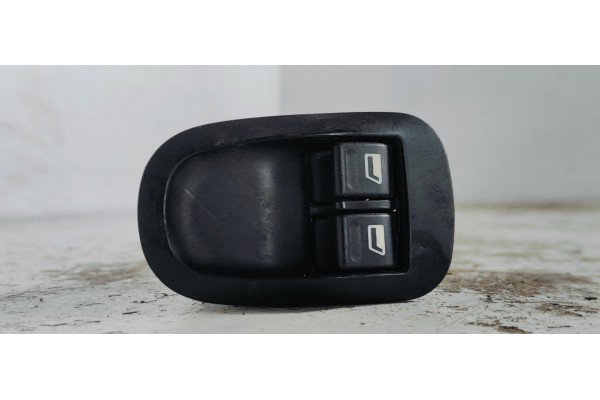 Recambio de mando elevalunas delantero izquierdo para peugeot 206+ 1.1 i 60 referencia OEM IAM 96316306XT  