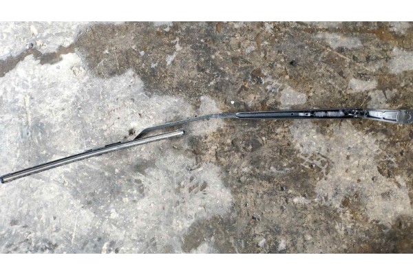 Recambio de brazo limpia delantero izquierdo para citroen c3 1.4 referencia OEM IAM   