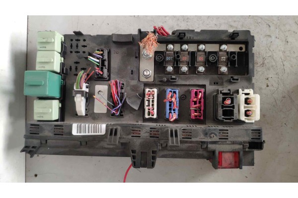 Recambio de caja reles / fusibles para bmw x5 (e53) 3.0d referencia OEM IAM 8380409  