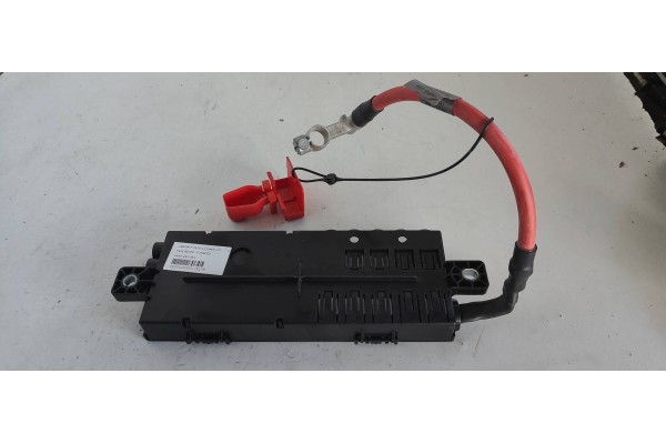 Recambio de caja reles / fusibles para jaguar f-pace 2.0 diesel cat referencia OEM IAM HX5314A073AA  