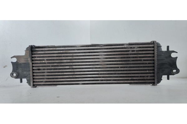Recambio de intercooler para opel vivaro furgón 2.9t corto referencia OEM IAM 7700312903G  