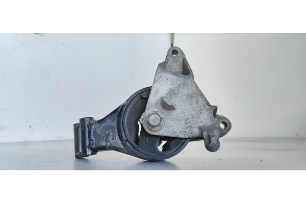 Recambio de soporte motor para opel insignia berlina 2.0 cdti cat referencia OEM IAM 13228303  